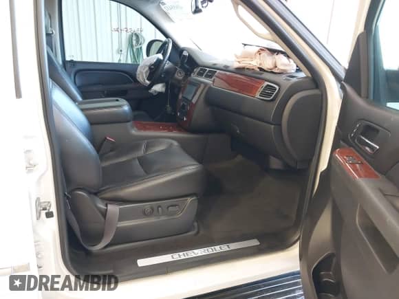 2010 Chevrolet Tahoe LTZ с VIN 1GNUKCE01AR281168, выставлен на аукционе IAAI как лот 42655432 с пробегом 211 843 миль миль и . История ставок и продаж доступна на DreamBid. Изображение 5.