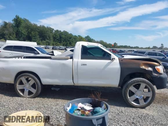 2006 Toyota Tundra with VIN 5TBJU32126S464437, listed as a IAAI auction lot 43360290 with 390,607 mi miles and . Bid and sale history available at DreamBid. Image 13.
