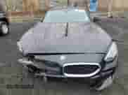 2025 BMW Z4 sDrive30i z VIN WBAHF3C06SWY43759, wystawiony jako Copart lot #52188975 z przebiegiem 1 638 mil mil oraz Szkoda całkowita • Salvage title. Historia ofert i sprzedaży dostępna na DreamBid. Obrazek 5.