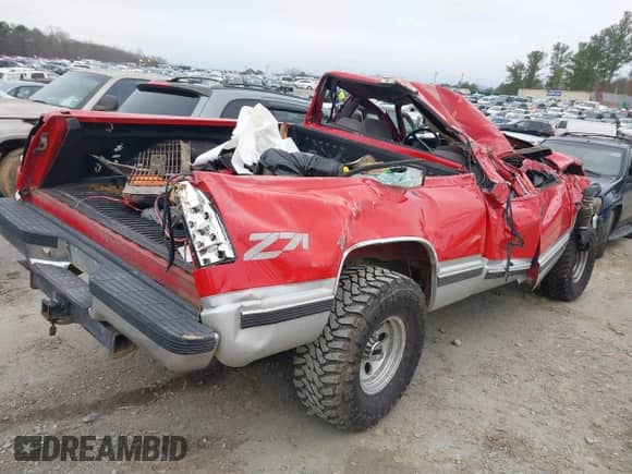 1997 GMC Sierra 1500 с VIN 1GTEK19R1VE504008, выставлен на аукционе IAAI как лот 41520921 с пробегом 287 772 миль миль и . История ставок и продаж доступна на DreamBid. Изображение 4.
