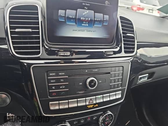 2019 Mercedes-Benz GLS 63 AMG z VIN 4JGDF7FE8KB219514, wystawiony jako Copart lot #62428725 z przebiegiem 206 264 mil mil oraz Czysty tytuł • Clean title. Historia ofert i sprzedaży dostępna na DreamBid. Obrazek 9.