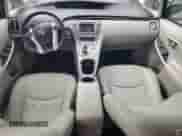 2015 Toyota Prius Four z VIN JTDKN3DU2F0450413, wystawiony jako Copart lot #85700405 z przebiegiem 81 480 mil mil oraz Szkoda całkowita • Salvage title. Historia ofert i sprzedaży dostępna na DreamBid. Obrazek 8.