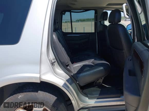 2005 Ford Explorer with VIN 1FMDU65K75UB54476, listed as a IAAI auction lot 43184441 with 147,135 mi miles and . Bid and sale history available at DreamBid. Image 8.