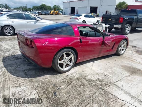 2006 Chevrolet Corvette with VIN 1G1YY26UX65123505, listed as a IAAI auction lot 43192988 with 73,864 mi miles and . Bid and sale history available at DreamBid. Image 4.