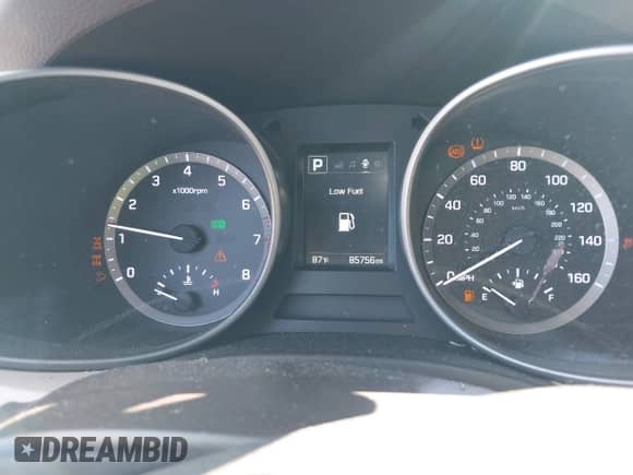 2018 Hyundai Santa Fe 2.4L with VIN 5XYZUDLB4JG528684, listed as a IAAI auction lot 43270994 with 85,756 mi miles and . Bid and sale history available at DreamBid. Image 7.