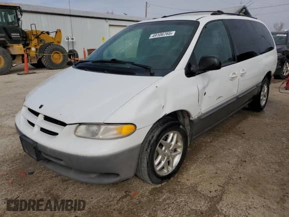 1998 Dodge Caravan LE z VIN 1B4GP54L8WB659336, wystawiony jako Copart lot #49106765 z przebiegiem 202 959 mil mil oraz Szkoda całkowita • Salvage title. Historia ofert i sprzedaży dostępna na DreamBid. Obrazek 1.