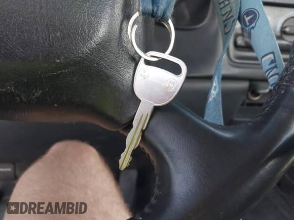 2001 Chevrolet Silverado 1500 с VIN 1GCEC14W21Z100910, выставлен на аукционе IAAI как лот 42603308 с пробегом 168 739 миль миль и . История ставок и продаж доступна на DreamBid. Изображение 11.