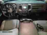 2016 Ram 1500 Tradesman z VIN 1C6RR7ST8GS339513, wystawiony jako Copart lot #45301865 z przebiegiem 131 324 mil mil oraz Czysty tytuł • Clean title. Historia ofert i sprzedaży dostępna na DreamBid. Obrazek 8.