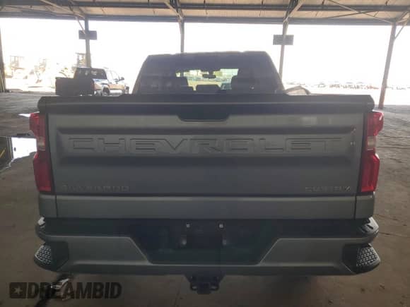 2021 Chevrolet Silverado 1500 Custom z VIN 1GCRWBEK1MZ329741, wystawiony jako Copart lot #80532215 z przebiegiem Nie podano mil oraz Szkoda całkowita • Salvage title. Historia ofert i sprzedaży dostępna na DreamBid. Obrazek 6.