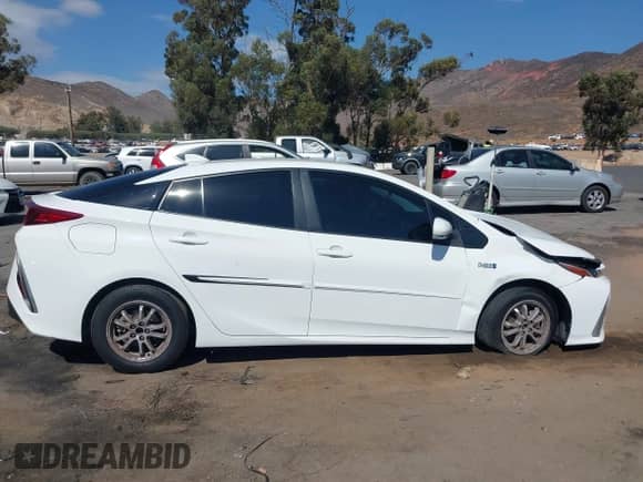 2022 Toyota Prius Limited with VIN JTDKAMFP7N3201286, listed as a IAAI auction lot 43282629 with 31,664 mi miles and . Bid and sale history available at DreamBid. Image 13.