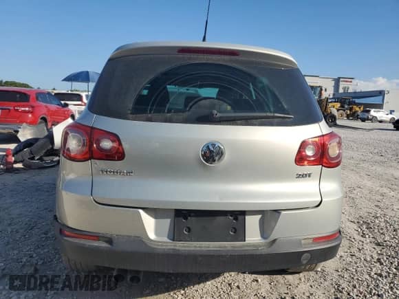 2009 Volkswagen Tiguan SE с VIN WVGBV75N69W525304, выставлен на аукционе Copart как лот 85083165 с пробегом 115 918 миль миль и Списание • Salvage title. История ставок и продаж доступна на DreamBid. Изображение 6.