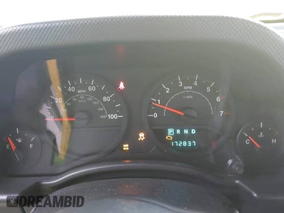 2008 Jeep Wrangler Unlimited X z VIN 1J4GA39188L645430, wystawiony jako IAAI lot #41931639 z przebiegiem 172 837 mil mil oraz . Historia ofert i sprzedaży dostępna na DreamBid. Obrazek 7.