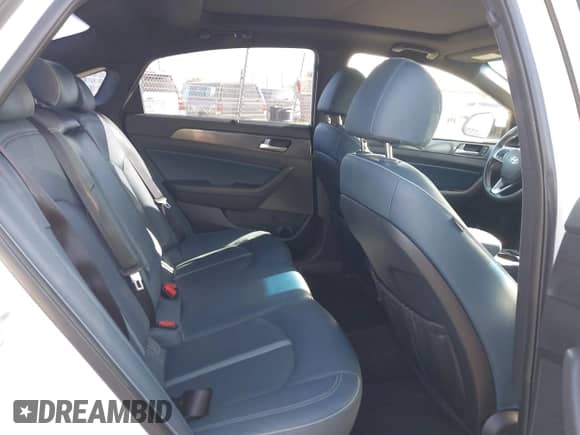 2019 Hyundai Sonata Limited с VIN KMHE34L3XKA089756, выставлен на аукционе IAAI как лот 43363886 с пробегом 69 030 миль миль и . История ставок и продаж доступна на DreamBid. Изображение 8.