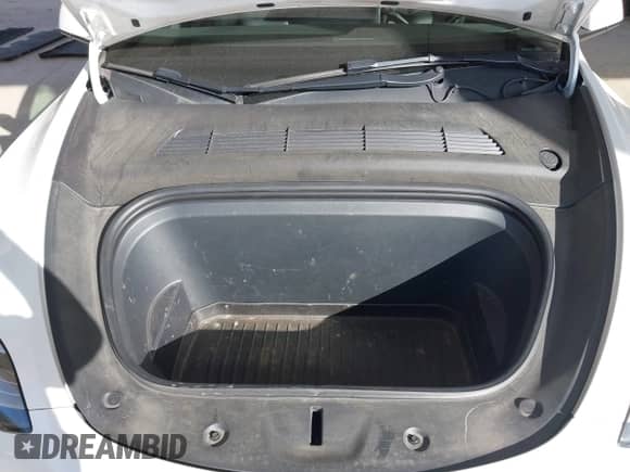 2021 Tesla Model Y Long Range with VIN 5YJYGDEE6MF138868, listed as a IAAI auction lot 43401839 with 134,786 mi miles and . Bid and sale history available at DreamBid. Image 10.
