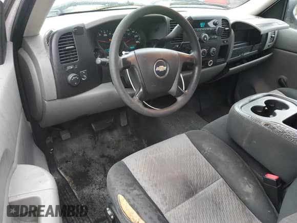 2007 Chevrolet Silverado 1500 Work Truck with VIN 1GCEC14X07Z608889, listed as a Copart auction lot 90373595 with 217,545 mi miles and Clean title. Bid and sale history available at DreamBid. Image 8.