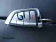 2019 BMW 5 Series 530e xDrive z VIN WBAJB1C52KB376389, wystawiony jako IAAI lot #42918926 z przebiegiem Nie podano mil oraz . Historia ofert i sprzedaży dostępna na DreamBid. Obrazek 11.