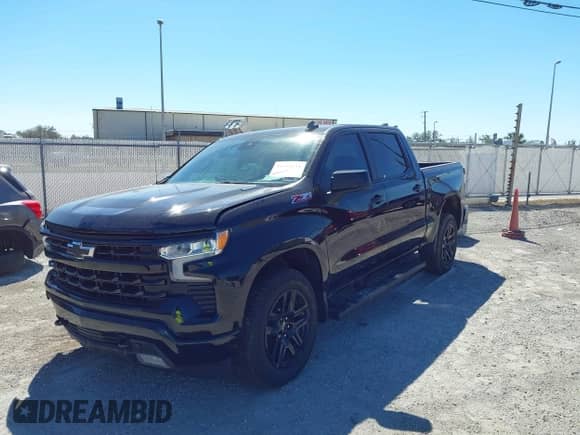 2022 Chevrolet Silverado 1500 RST z VIN 3GCUDEET8NG680920, wystawiony jako IAAI lot #41595611 z przebiegiem 43 457 mil mil oraz . Historia ofert i sprzedaży dostępna na DreamBid. Obrazek 16.