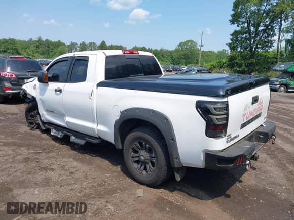 2010 Toyota Tundra с VIN 5TFUY5F16AX144667, выставлен на аукционе IAAI как лот 42447606 с пробегом 269 700 миль миль и . История ставок и продаж доступна на DreamBid. Изображение 14.