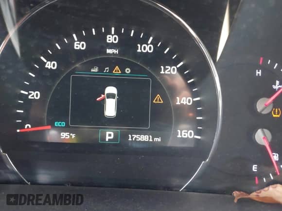 2017 Kia Sorento EX с VIN 5XYPH4A50HG292036, выставлен на аукционе IAAI как лот 42866965 с пробегом 175 881 миль миль и . История ставок и продаж доступна на DreamBid. Изображение 7.