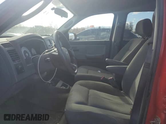 2006 Dodge Dakota ST с VIN 1D7HW28N66S704820, выставлен на аукционе Copart как лот 80368164 с пробегом 147 459 миль миль и Чистый • Clean title. История ставок и продаж доступна на DreamBid. Изображение 7.