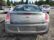 2012 Chrysler 300 S z VIN 2C3CCABGXCH192942, wystawiony jako Copart lot #84623235 z przebiegiem 144 321 mil mil oraz Szkoda całkowita • Salvage title. Historia ofert i sprzedaży dostępna na DreamBid. Obrazek 6.