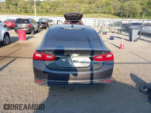 2016 Chevrolet Malibu LT z VIN 1G1ZE5ST5GF359549, wystawiony jako IAAI lot #43238312 z przebiegiem 115 671 mil mil oraz . Historia ofert i sprzedaży dostępna na DreamBid. Obrazek 17.