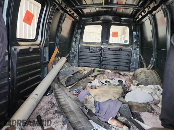 2018 Chevrolet Express Cargo с VIN 1GCZGGFG1J1225412, выставлен на аукционе Copart как лот 86779985 с пробегом 140 573 миль миль и Чистый • Clean title. История ставок и продаж доступна на DreamBid. Изображение 10.