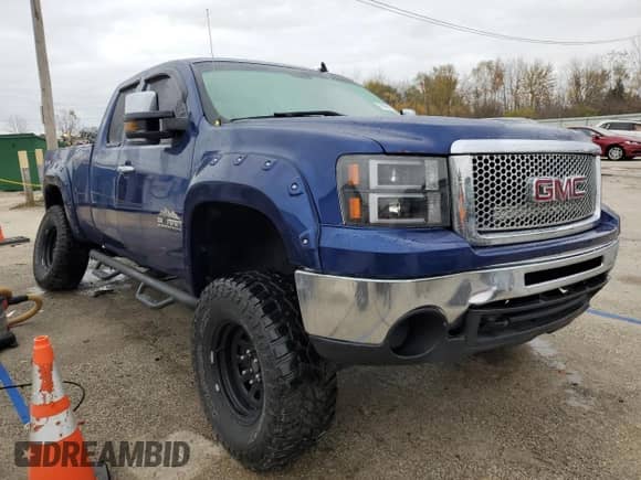 2013 GMC Sierra 1500 SL z VIN 1GTR2UEAXDZ157157, wystawiony jako Copart lot #79476284 z przebiegiem 159 905 mil mil oraz Szkoda całkowita • Salvage title. Historia ofert i sprzedaży dostępna na DreamBid. Obrazek 4.