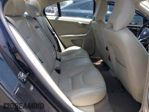 2012 Volvo S60 T5 с VIN YV1622FS7C2116145, выставлен на аукционе IAAI как лот 42560076 с пробегом 91 493 миль миль и . История ставок и продаж доступна на DreamBid. Изображение 8.
