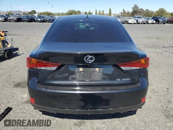 2018 Lexus IS 300 z VIN JTHBA1D21J5078393, wystawiony jako Copart lot #68829425 z przebiegiem 106 108 mil mil oraz Szkoda całkowita • Salvage title. Historia ofert i sprzedaży dostępna na DreamBid. Obrazek 6.
