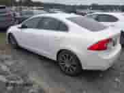 2017 Volvo S60 Inscription с VIN LYV402HKXHB148240, выставлен на аукционе IAAI как лот 41618292 с пробегом 77 870 миль миль и . История ставок и продаж доступна на DreamBid. Изображение 3.