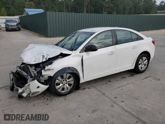 2015 Chevrolet Cruze LS z VIN 1G1PA5SH3F7172284, wystawiony jako Copart lot #80956135 z przebiegiem 241 571 mil mil oraz Szkoda całkowita • Salvage title. Historia ofert i sprzedaży dostępna na DreamBid. Obrazek 1.