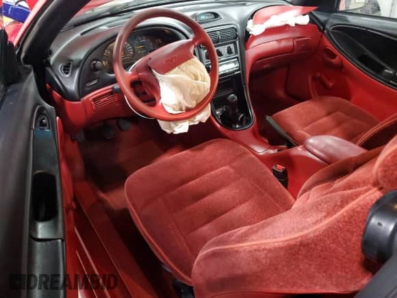 1994 Ford Mustang с VIN 1FALP404XRF130225, выставлен на аукционе Copart как лот 89550065 с пробегом 58 925 миль миль и Списание • Salvage title. История ставок и продаж доступна на DreamBid. Изображение 8.