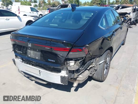 2024 Honda Accord EX-L z VIN 1HGCY2F62RA089589, wystawiony jako IAAI lot #42888876 z przebiegiem 45 855 mil mil oraz . Historia ofert i sprzedaży dostępna na DreamBid. Obrazek 6.