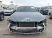 2018 BMW 5 Series M550i xDrive с VIN WBAJB9C55JB035694, выставлен на аукционе IAAI как лот 42122730 с пробегом 61 561 миль миль и . История ставок и продаж доступна на DreamBid. Изображение 13.