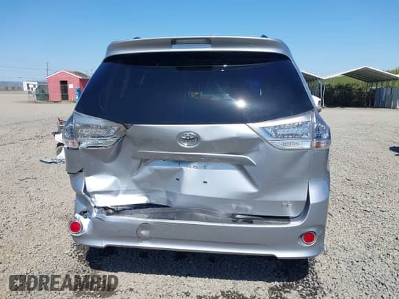 2016 Toyota Sienna SE with VIN 5TDXK3DC6GS724040, listed as a IAAI auction lot 42087356 with 75,175 mi miles and . Bid and sale history available at DreamBid. Image 16.