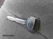 1998 Toyota Camry LE z VIN 4T1BG22K9WU242300, wystawiony jako IAAI lot #42341455 z przebiegiem Nie podano mil oraz . Historia ofert i sprzedaży dostępna na DreamBid. Obrazek 11.