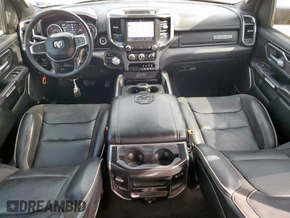 2022 Ram 1500 Laramie z VIN 1C6RREJT9NN337402, wystawiony jako Copart lot #57089715 z przebiegiem 54 987 mil mil oraz Czysty tytuł • Clean title. Historia ofert i sprzedaży dostępna na DreamBid. Obrazek 8.