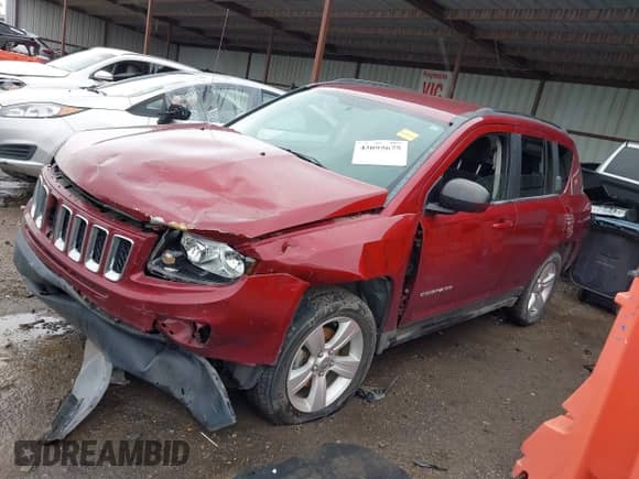 2014 Jeep Compass Sport z VIN 1C4NJDBBXED665156, wystawiony jako IAAI lot #43095675 z przebiegiem 122 639 mil mil oraz . Historia ofert i sprzedaży dostępna na DreamBid. Obrazek 16.