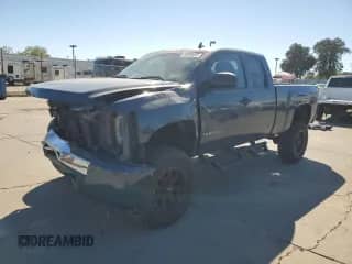 2008 Chevrolet Silverado 1500 1LT z VIN 1GCEC19J18Z230345, wystawiony jako Copart lot #84994235 z przebiegiem 155 727 mil mil oraz Szkoda całkowita • Salvage title. Historia ofert i sprzedaży dostępna na DreamBid. Obrazek 1.