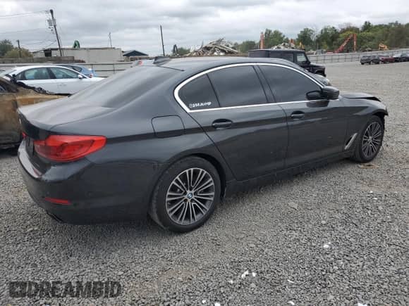 2019 BMW 5 Series 540i xDrive z VIN WBAJE7C57KWD55267, wystawiony jako Copart lot #80797175 z przebiegiem 46 607 mil mil oraz Szkoda całkowita • Salvage title. Historia ofert i sprzedaży dostępna na DreamBid. Obrazek 3.