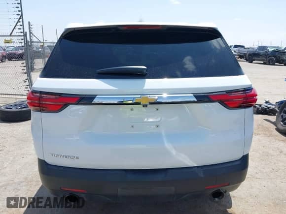 2022 Chevrolet Traverse LS z VIN 1GNERFKW2NJ132976, wystawiony jako IAAI lot #42045876 z przebiegiem 55 601 mil mil oraz . Historia ofert i sprzedaży dostępna na DreamBid. Obrazek 17.
