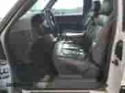 2000 Chevrolet Silverado 1500 LS z VIN 1GCEC19T1YZ371644, wystawiony jako Copart lot #69552395 z przebiegiem Nie podano mil oraz Szkoda całkowita • Salvage title. Historia ofert i sprzedaży dostępna na DreamBid. Obrazek 7.