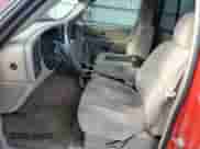 2005 Chevrolet Silverado 1500 z VIN 1GCEC14T85Z331547, wystawiony jako Copart lot #88921415 z przebiegiem 174 810 mil mil oraz Czysty tytuł • Clean title. Historia ofert i sprzedaży dostępna na DreamBid. Obrazek 7.