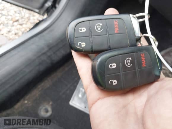 2020 Jeep Compass Sport z VIN 3C4NJDAB4LT256661, wystawiony jako IAAI lot #43300392 z przebiegiem 80 177 mil mil oraz . Historia ofert i sprzedaży dostępna na DreamBid. Obrazek 11.