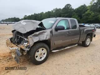 2013 Chevrolet Silverado 1500 LT with VIN 1GCRCSE01DZ135959, listed as a Copart auction lot 67924115 with Not provided miles and Salvage title. Bid and sale history available at DreamBid. Image 1.