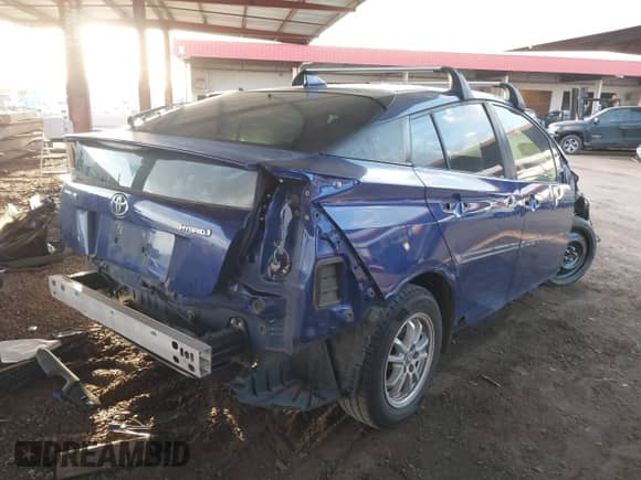 2016 Toyota Prius Four z VIN JTDKARFUXG3517092, wystawiony jako IAAI lot #43400526 z przebiegiem 186 668 mil mil oraz . Historia ofert i sprzedaży dostępna na DreamBid. Obrazek 4.