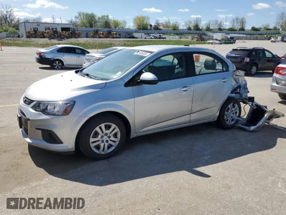 2018 Chevrolet Sonic LS с VIN 1G1JB5SHXJ4136217, выставлен на аукционе Copart как лот 52906665 с пробегом 61 514 миль миль и Списание • Salvage title. История ставок и продаж доступна на DreamBid. Изображение 1.