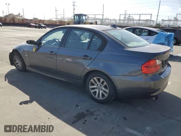 2006 BMW 3 Series 325i с VIN WBAVB13576KX49823, выставлен на аукционе Copart как лот 86594605 с пробегом 309 025 миль миль и Списание • Salvage title. История ставок и продаж доступна на DreamBid. Изображение 2.