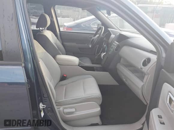 2010 Honda Pilot EX with VIN 5FNYF4H47AB026954, listed as a IAAI auction lot 43259130 with 148,709 mi miles and . Bid and sale history available at DreamBid. Image 5.